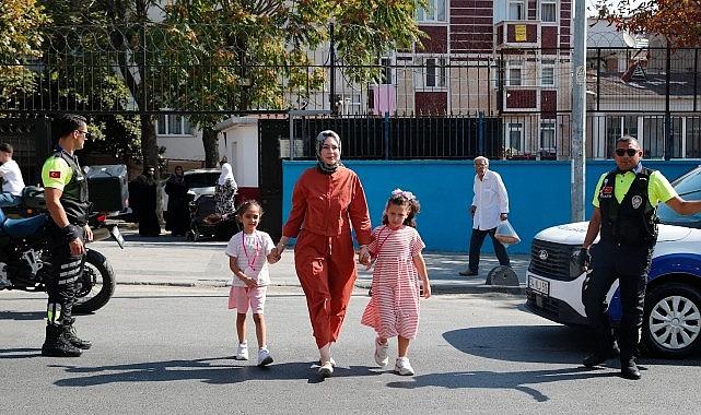 Bağcılar zabıtası ile okul yolu daha güvenli Bağcılar zabıtası ile okul yolu daha güvenli