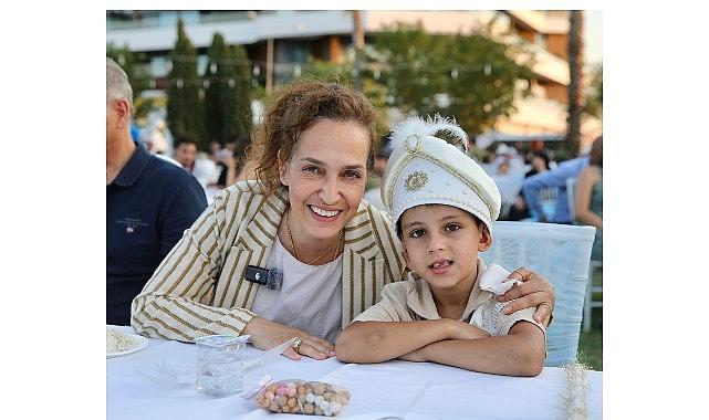 Karşıyaka'da toplu sünnet şöleni! Karşıyaka'da toplu sünnet şöleni!
