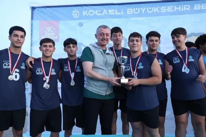 Kocaeli Plaj Şenlikleri Başkan Büyükakın’ın Katılımıyla Başladı Kocaeli Plaj Şenlikleri Başkan Büyükakın’ın Katılımıyla Başladı