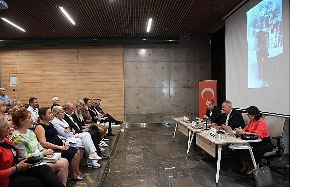 Bursa'nın kurtuluşu Osmangazi'de panel ve müzikalle anlatıldı Bursa'nın kurtuluşu Osmangazi'de panel ve müzikalle anlatıldı