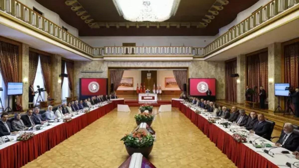 Meclis’te ‘Terörsüz Türkiye’ vurgusu: Yıldırım ve Şentop’tan kritik mesajlar Meclis’te ‘Terörsüz Türkiye’ vurgusu: Yıldırım ve Şentop’tan kritik mesajlar