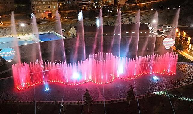 Kapadokya Su ve Işık Sahnesi Gösteri Havuzu Muhteşem Bir Programla Açıldı Kapadokya Su ve Işık Sahnesi Gösteri Havuzu Muhteşem Bir Programla Açıldı