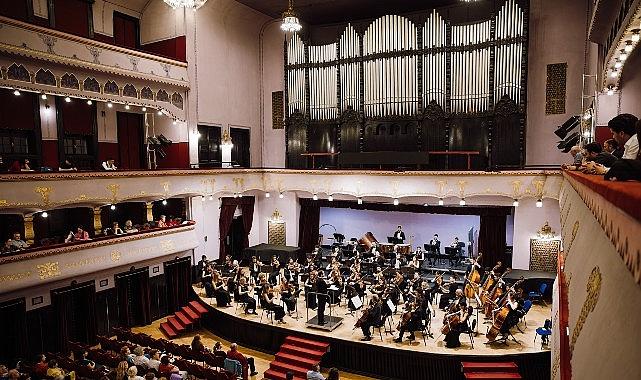 George Enescu Festivali'ne davet edilen ilk Türk orkestrası İDSO alkışlarla yurda döndü