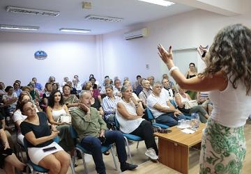 Konak'ın İleri Yaş Merkezi'nde kuşaklararası iletişim semineri