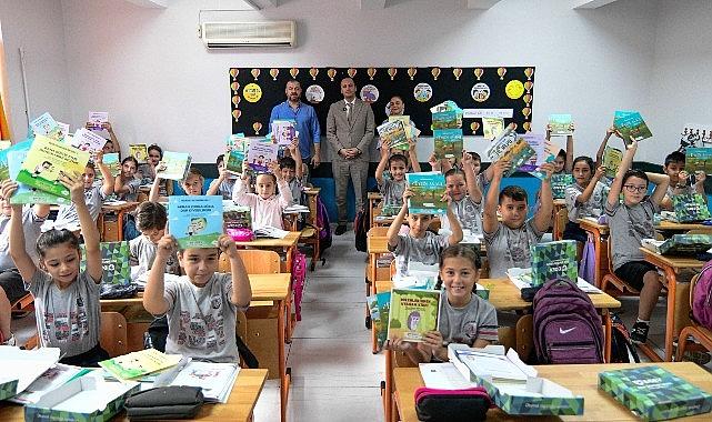 Kırtasiye desteği Bornova Belediyesi'nden hayaller çocuklarımızdan!