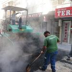 Konak'ta asfalt seferberliği devam ediyor