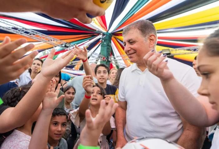 Başkan Tugay 94. İEF’de Çocuklarla Bir Araya Geldi