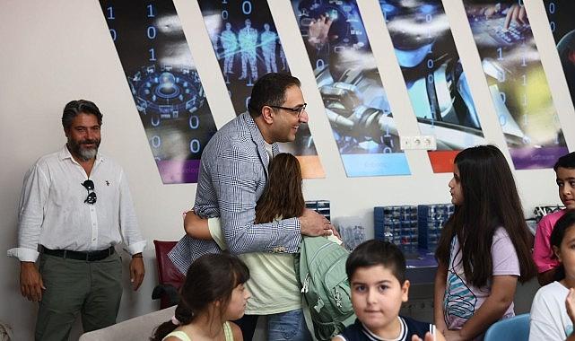 Yiğit, Robotik Kodlama Kursu öğrencileriyle buluştu Yiğit, Robotik Kodlama Kursu öğrencileriyle buluştu