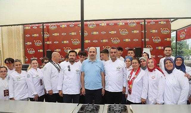 Başkan Altay Gastrofest'e Katılan Yüz Binlerce Misafire, Şeflere ve Esnafa Teşekkür Etti Başkan Altay Gastrofest'e Katılan Yüz Binlerce Misafire, Şeflere ve Esnafa Teşekkür Etti