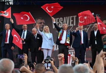 Özgür Özel: 'Seçimli Otoriterlik Kuranlar Seçimsiz Diktatörlüğe Geçmenin Hevesi İçindeler'