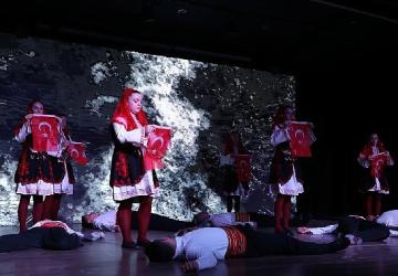 İnegöl'ün Kurtuluşunun 103 Yıllık Hikayesi Sahnede Sergilendi