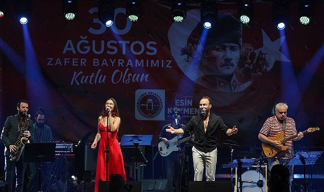 Maltepe'de 30 Ağustos coşkusu Maltepe'de 30 Ağustos coşkusu