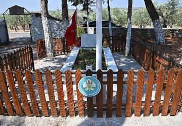 Manisa Büyükşehir Belediyesi Şehit Kabirlerini Yeniliyor