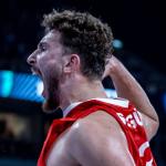 Yunanistan’ı mağlup eden 12 Dev Adam, Almanya ile şampiyonluk için karşılaşacak