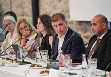 Tugay: Elimizin altında olan hazineleri görmeliyiz