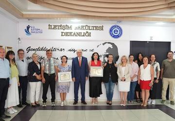 Rektör Prof. Dr. Budak, İletişim Fakültesinin akreditasyon sevincine ortak oldu