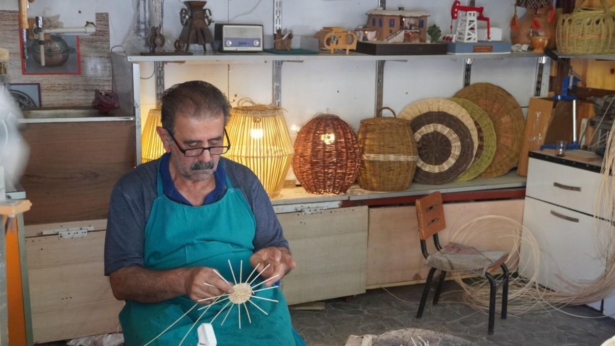Adıyaman’da 40 Yıldır Sepetçilik Yapan Ömer Usta: ‘Sanatçılarının Değerini Bilin’ - Videolu Haber Adıyaman’da 40 Yıldır Sepetçilik Yapan Ömer Usta: ‘Sanatçılarının Değerini Bilin’ - Videolu Haber