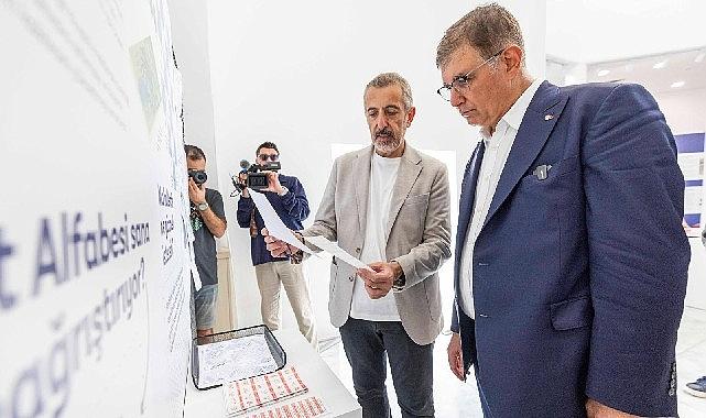 İzmir'in geleceğini anlatan sergi 'İz'in Peşinde Şehrin İçinde' açıldı İzmir'in geleceğini anlatan sergi 'İz'in Peşinde Şehrin İçinde' açıldı