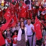 Yılmaz Özdil ve Korcan Karar Karşıyaka'da!