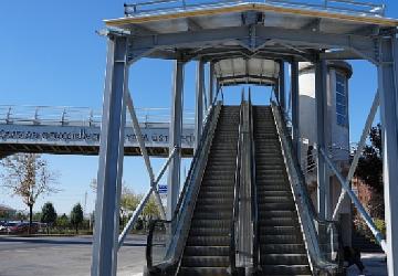 Konya Büyükşehir, Üniversite Öğrencilerinin Yoğun Kullandığı Yaya Üst Geçidine Yürüyen Merdiven Kazandırdı
