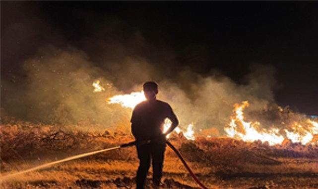İzmir İtfaiyesi Buca'da başlayıp Gaziemir'e ulaşan yangına karşı siper oldu