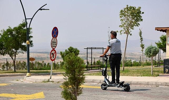 Kahveci Dağı'nda Scooterli Güvenlik Görevlileri Kahveci Dağı'nda Scooterli Güvenlik Görevlileri