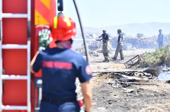 İzmir’de Yangınlar Bir Ayda 26 Bin Hektarı Etkiledi İzmir’de Yangınlar Bir Ayda 26 Bin Hektarı Etkiledi