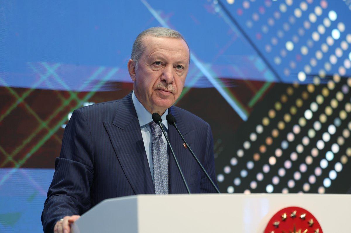 Cumhurbaşkanı Erdoğan Malazgirt’te konuştu: ‘Yönünü Ankara'ya dönen kazanacak’ Cumhurbaşkanı Erdoğan Malazgirt’te konuştu: ‘Yönünü Ankara'ya dönen kazanacak’