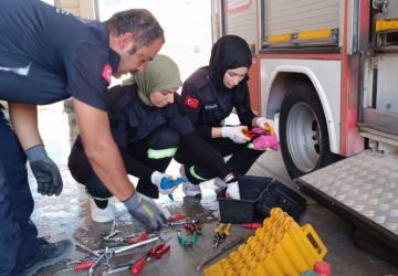 Adıyaman belediyesinde kadın stajyerler cesaretleriyle öne çıktı - Videolu Haber