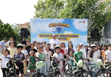 Başkan Altay “Güle Oynaya Camiye Gel" Projesinde Çocukların Sevincine Eşlik Etti