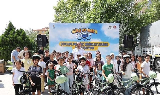 Başkan Altay “Güle Oynaya Camiye Gel" Projesinde Çocukların Sevincine Eşlik Etti Başkan Altay “Güle Oynaya Camiye Gel" Projesinde Çocukların Sevincine Eşlik Etti
