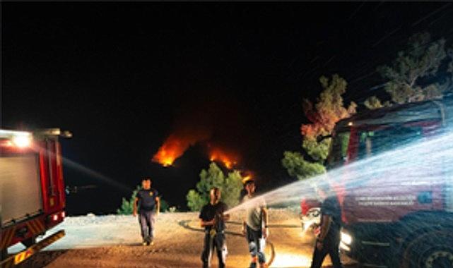 İzmir İtfaiyesi şimdi de Denizli için ter döküyor İzmir İtfaiyesi şimdi de Denizli için ter döküyor