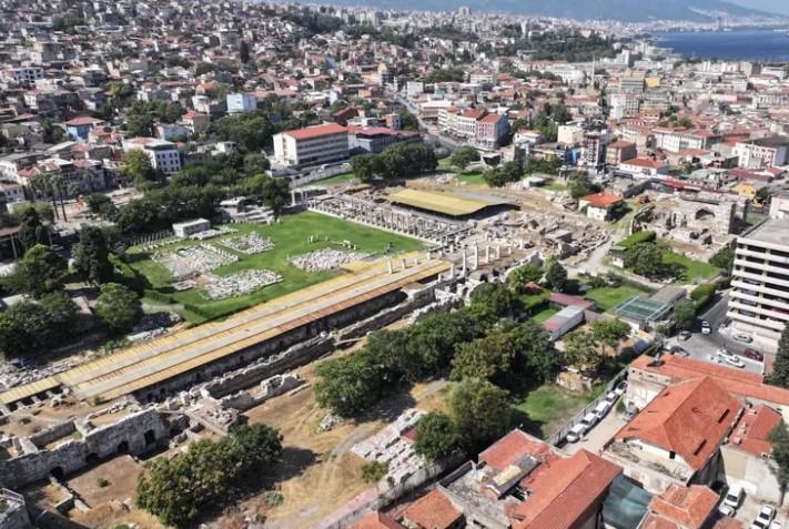 Smyrna Antik Kenti’ne Tarihi Dokunuş