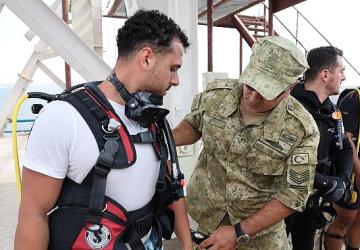 Engelliler, 30 Ağustos Zaferi için su altı dalışı yaptı