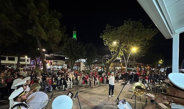 Karamürsel'de 30 Ağustos'a özel konser Karamürsel'de 30 Ağustos'a özel konser