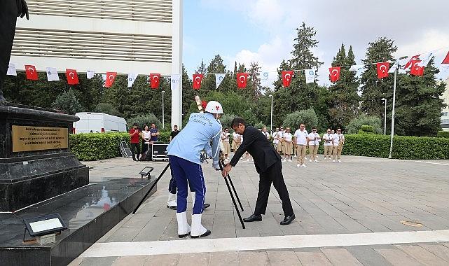 Başkan Vekili Büşra Özdemir Zafer Bayramı kutlamalarına katıldı Başkan Vekili Büşra Özdemir Zafer Bayramı kutlamalarına katıldı