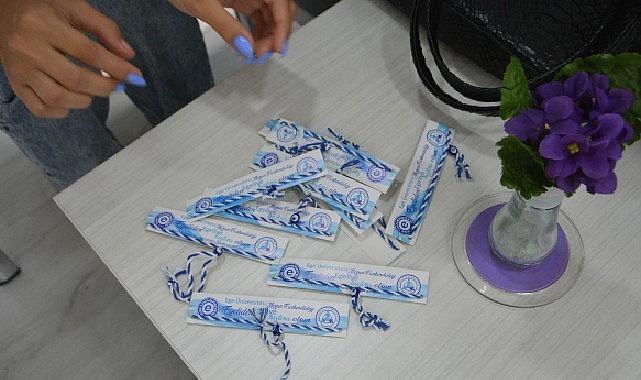 Ege Üniversitesi mezunları “Mezun Kart" ile Egeli olmanın avantajlarını yaşamaya devam ediyor Ege Üniversitesi mezunları “Mezun Kart" ile Egeli olmanın avantajlarını yaşamaya devam ediyor