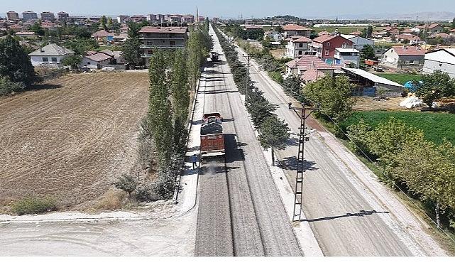 Mihmandarlı Caddesinde Asfalt Çalışması Mihmandarlı Caddesinde Asfalt Çalışması