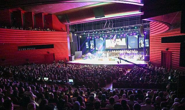 “Müslüm Gürses Şarkıları" Konseri Unutulmaz Bir Akşam Yaşattı “Müslüm Gürses Şarkıları" Konseri Unutulmaz Bir Akşam Yaşattı