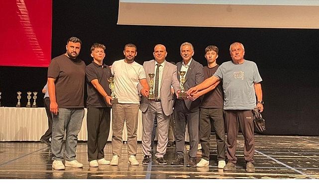 Belediyespor'dan 3 Kupa Birden