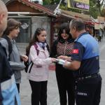 Başkan Arı, Öğrencilere Sürpriz Kalem Dağıttı