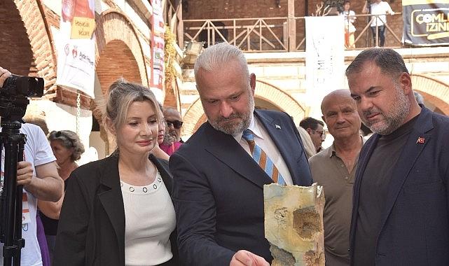 Menemen'de festival coşkusu “Hemhal" ile başladı Menemen'de festival coşkusu “Hemhal" ile başladı