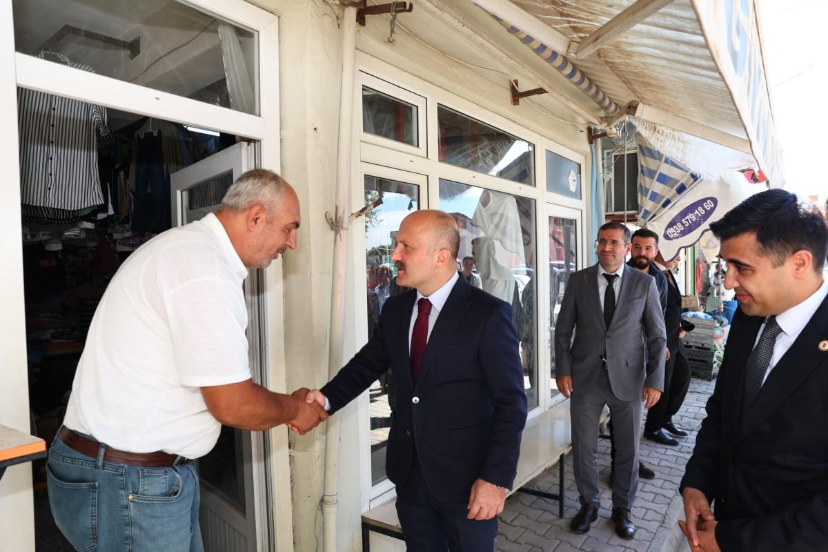 Vali Varol’dan Tut ilçesi esnafına ziyaret Vali Varol’dan Tut ilçesi esnafına ziyaret