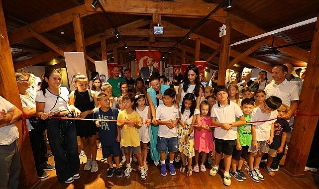 Efes Selçuk'un çocuklarından barış çizgileri Efes Selçuk'un çocuklarından barış çizgileri