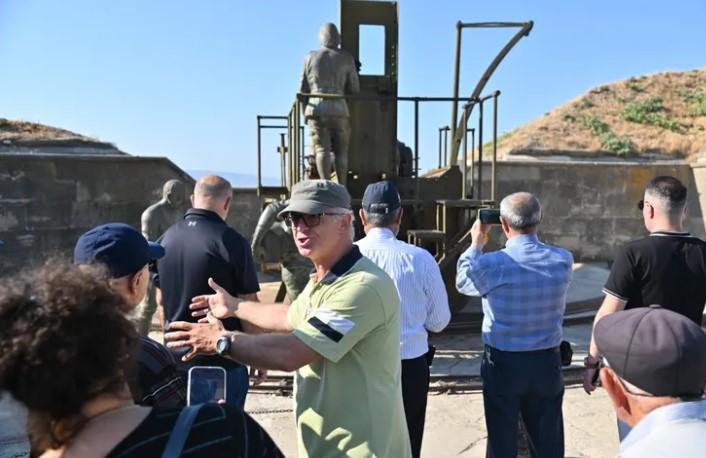 Manisalı Gazi ve Şehit Aileleri Çanakkale’de Tarihi Anları Yaşadı Manisalı Gazi ve Şehit Aileleri Çanakkale’de Tarihi Anları Yaşadı