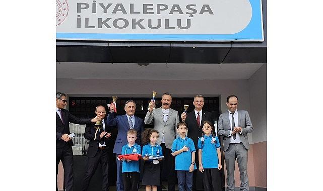 Başkan Sezer Öğrencilerin Yeni Eğitim Dönemi Heyecanına Ortak Oldu Başkan Sezer Öğrencilerin Yeni Eğitim Dönemi Heyecanına Ortak Oldu