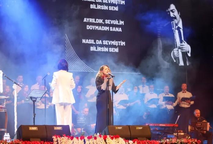 Selçuklu’da “Müslüm Gürses Şarkıları” Konseri Büyük İlgi Gördü Selçuklu’da “Müslüm Gürses Şarkıları” Konseri Büyük İlgi Gördü