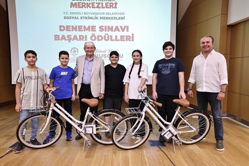 Büyükşehir, Başarılı Öğrencileri Ödüllendirdi Büyükşehir, Başarılı Öğrencileri Ödüllendirdi