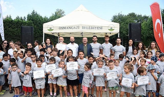 Osmangazi'de minikler yaz tatilinde yüzmeyi öğrendi