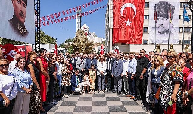 30 Ağustos Zafer Bayramı Kutlamaları Çelenk Sunumu ile Başladı 30 Ağustos Zafer Bayramı Kutlamaları Çelenk Sunumu ile Başladı
